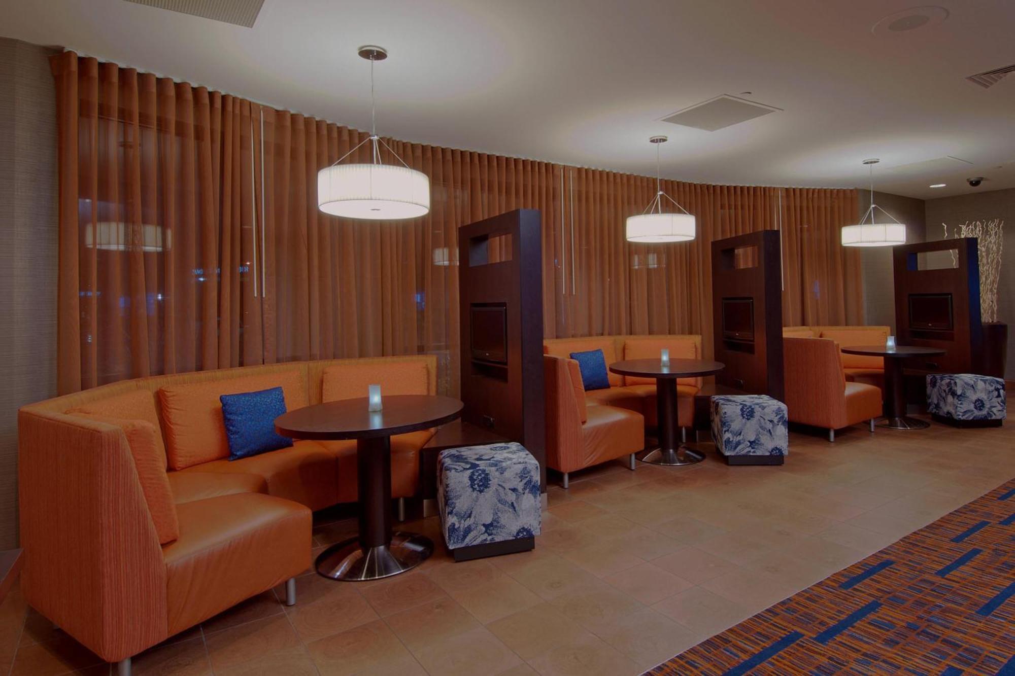 Отель Courtyard By Marriott Madison West / Мидлтон Экстерьер фото