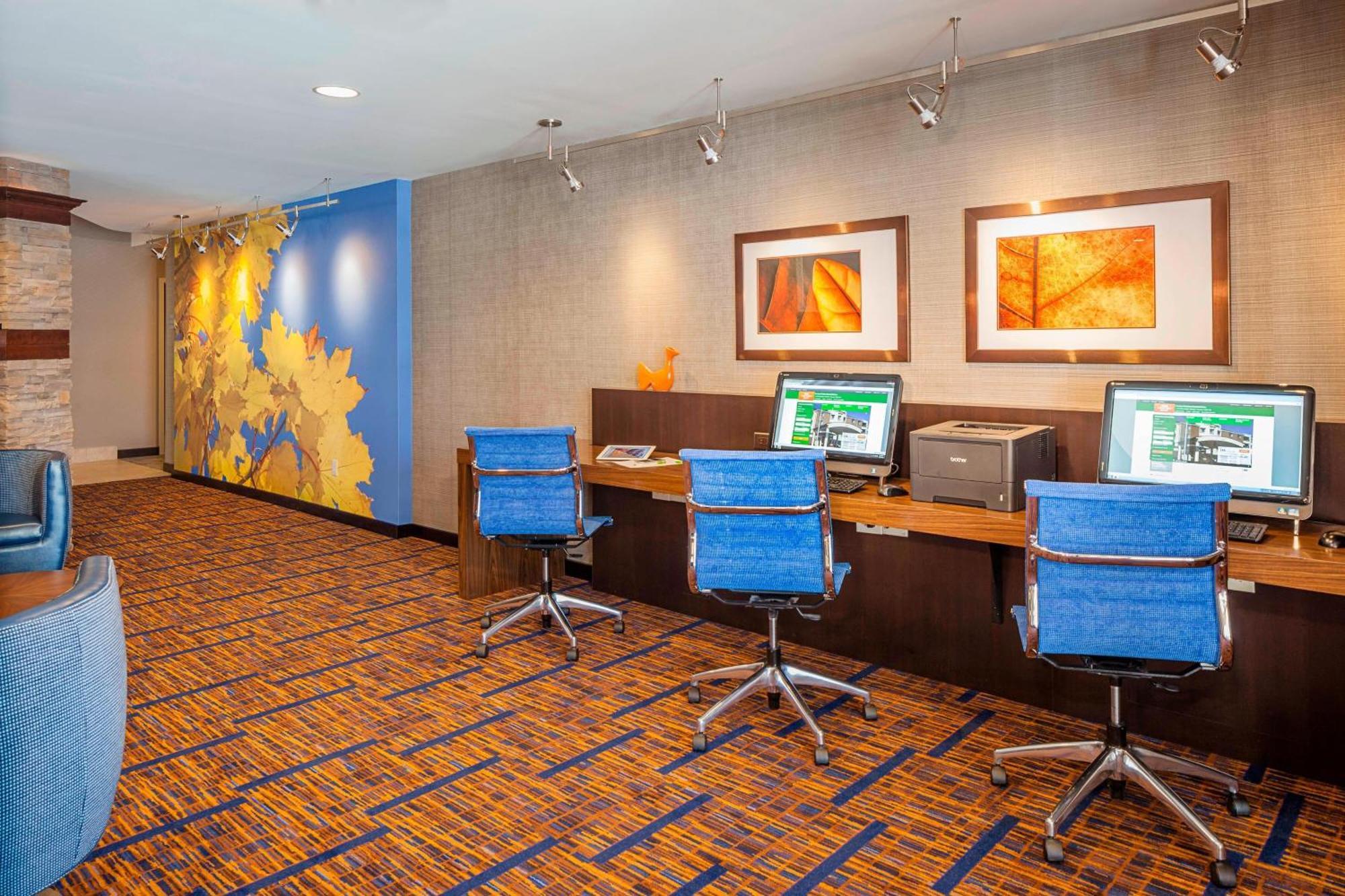Отель Courtyard By Marriott Madison West / Мидлтон Экстерьер фото