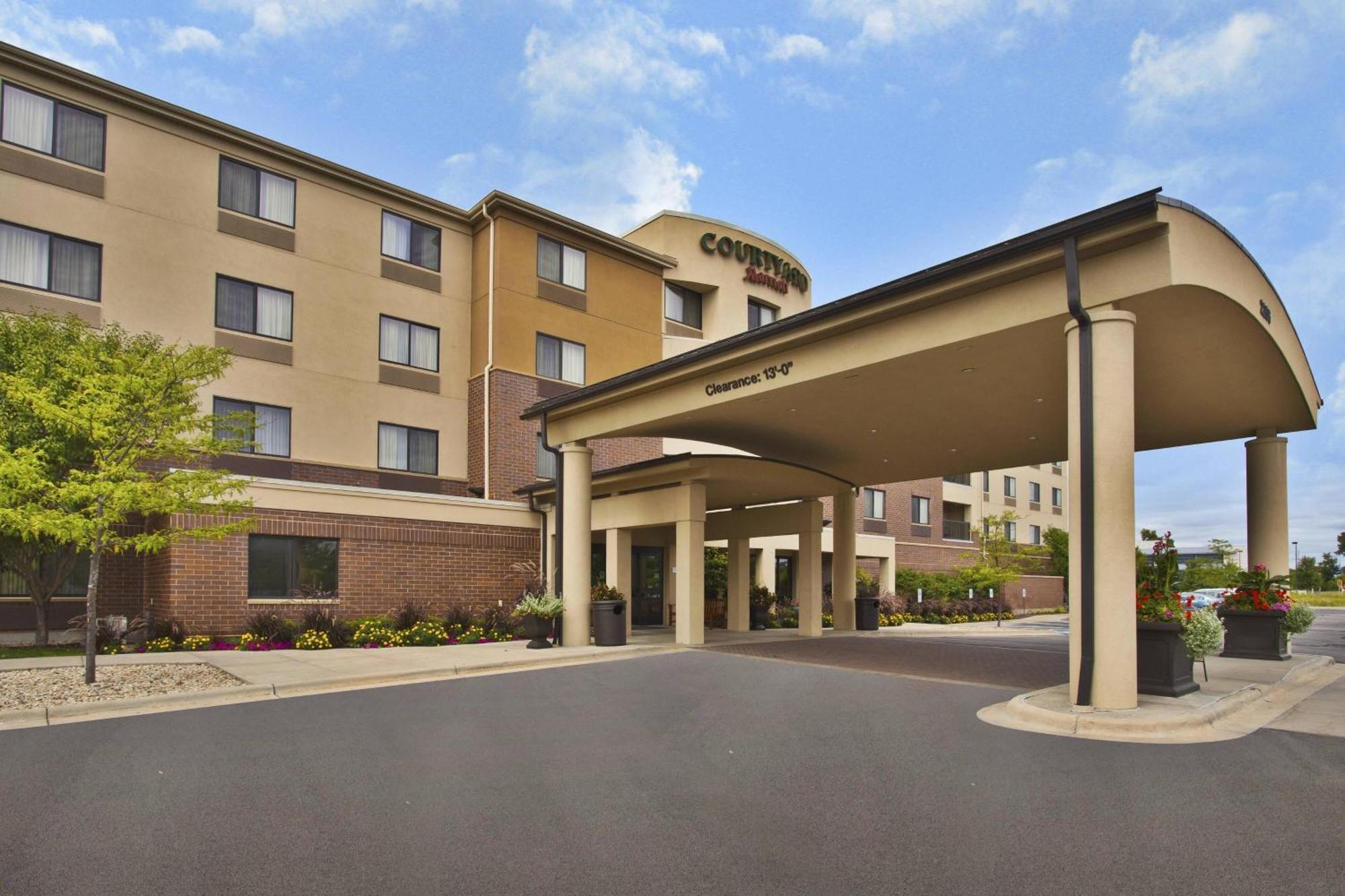Отель Courtyard By Marriott Madison West / Мидлтон Экстерьер фото