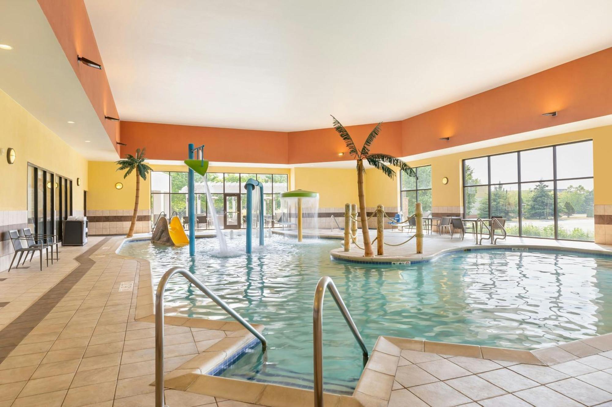 Отель Courtyard By Marriott Madison West / Мидлтон Экстерьер фото