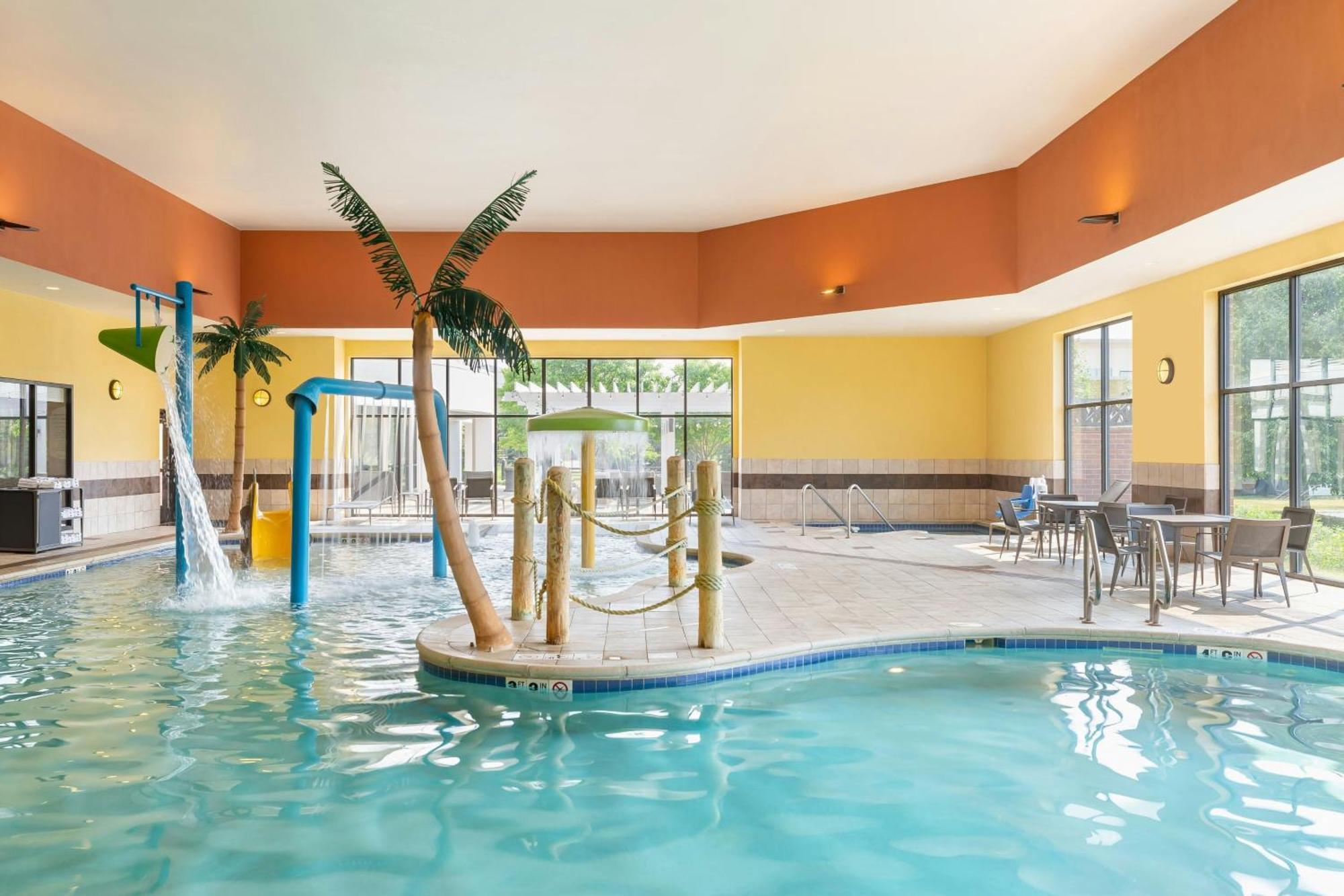 Отель Courtyard By Marriott Madison West / Мидлтон Экстерьер фото