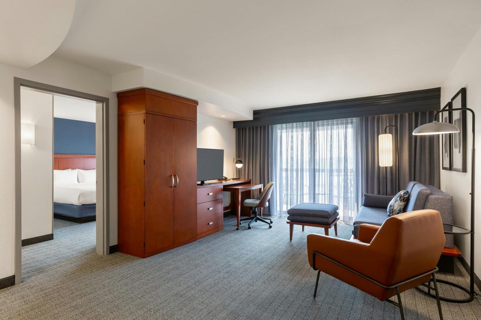 Отель Courtyard By Marriott Madison West / Мидлтон Экстерьер фото