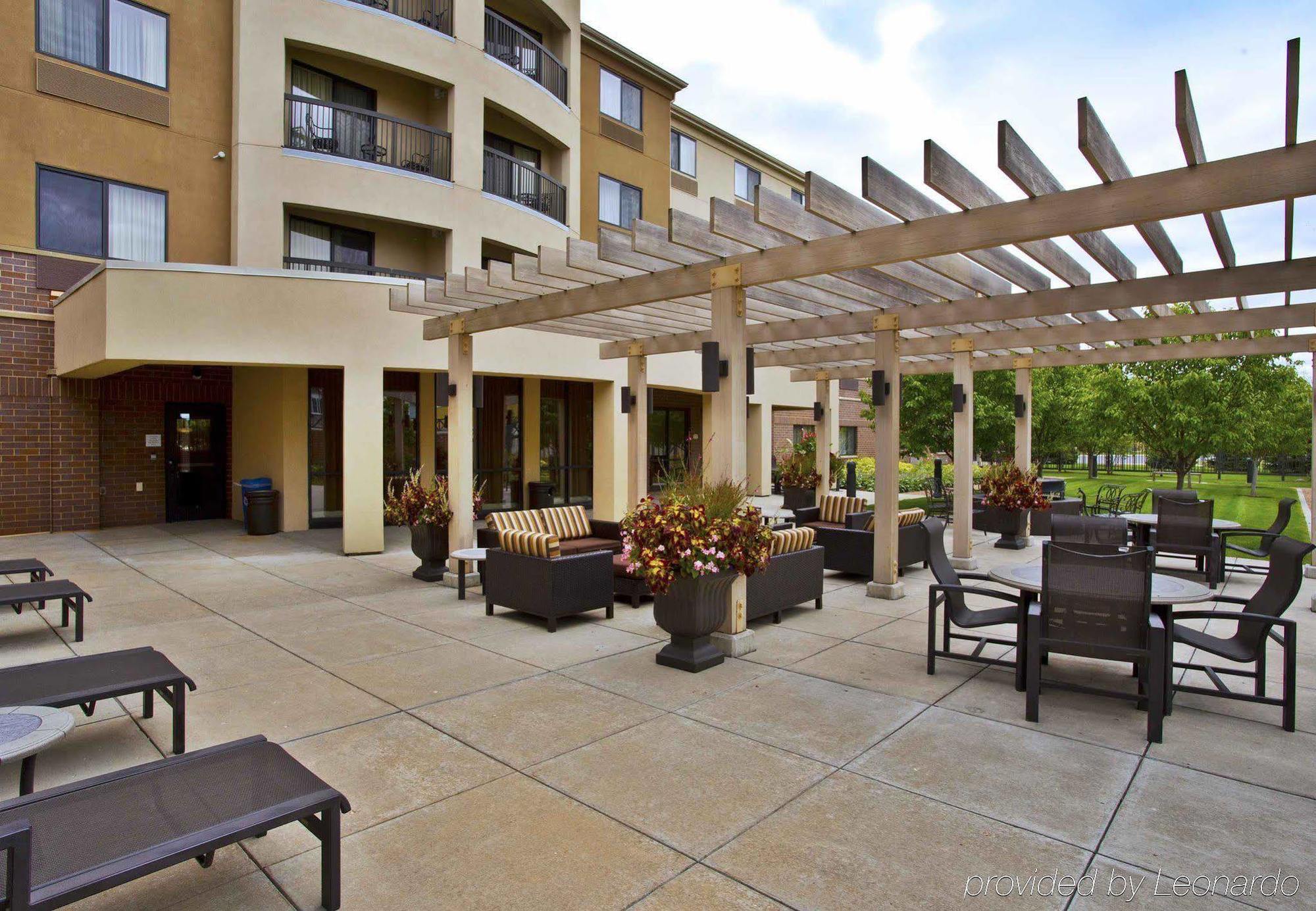 Отель Courtyard By Marriott Madison West / Мидлтон Экстерьер фото